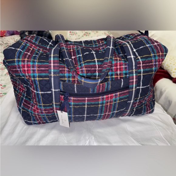 NWT Vera Bradley large travel dufie strap drop 22.0" w x 11.5" h x 11.5" d - Picture 6 of 11